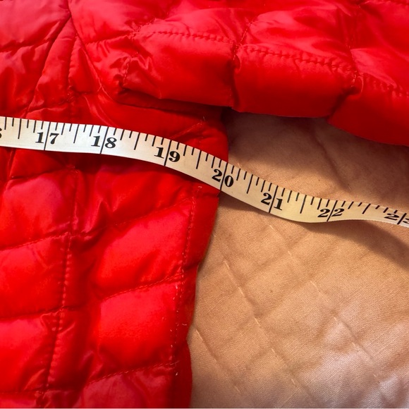 North Face Women’s Red Thermoball Puffer Jacket Full Zip - Medium - Picture 11 of 13